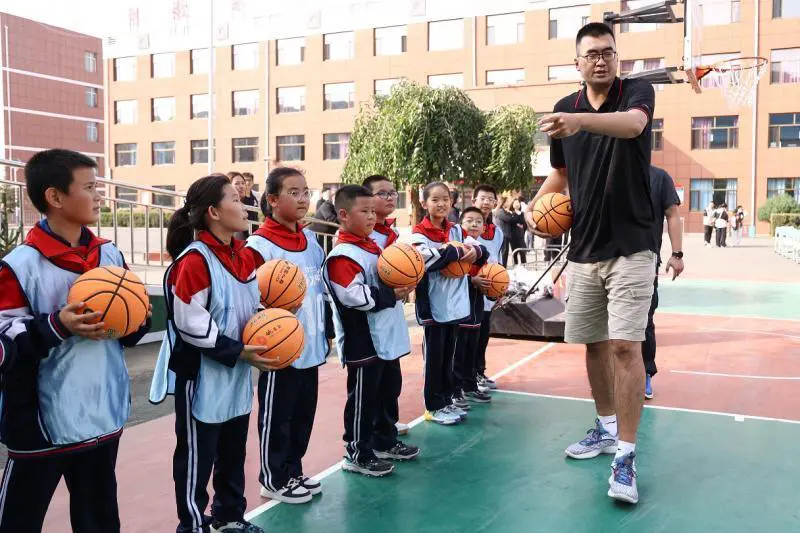 如何为不同水平的球员制定个性化的篮球训练策略_2